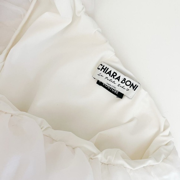 Chiara Boni La Petite Robe Elisir
Gown White originally $1400 - Picture 7 of 10